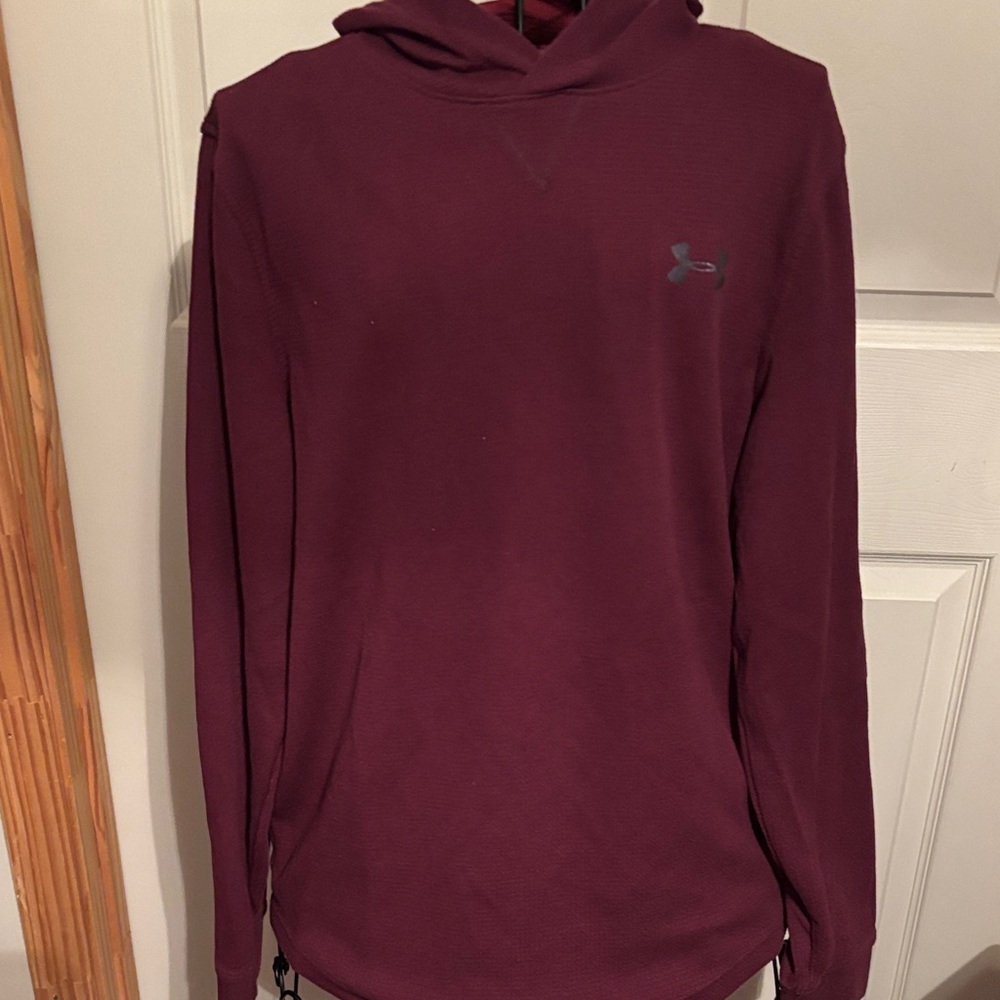Under Armour Men's Maroon hoodie